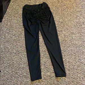 Scrunch butt black leggings